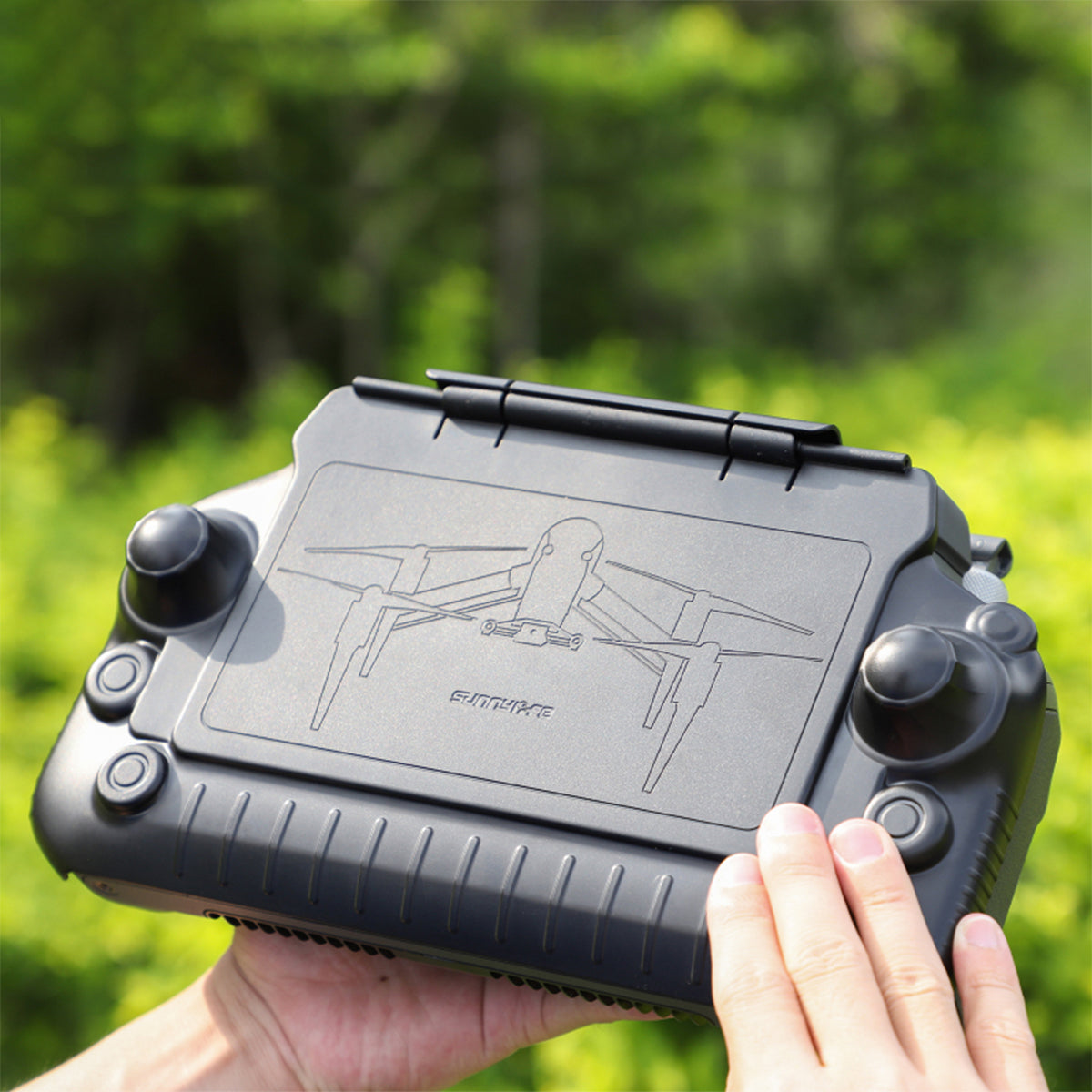 Protector de control con parasol 2 en 1 | RC PLUS