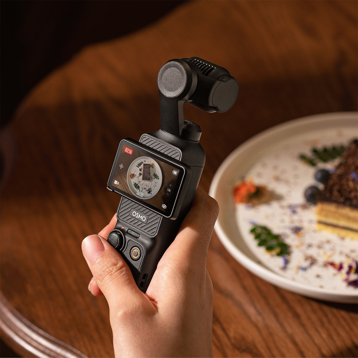 Osmo Pocket 3 Creator Combo | DJI