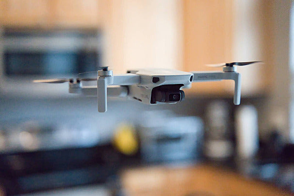 ¿Se puede volar un dron DJI en interiores? Guía 2025 para vuelos seguros - Fpv Pro Robotics